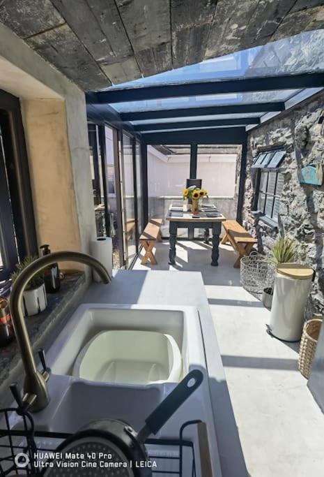 Brynglas Cottage With Hot Tub, Anglesey. Llanfachraeth Экстерьер фото