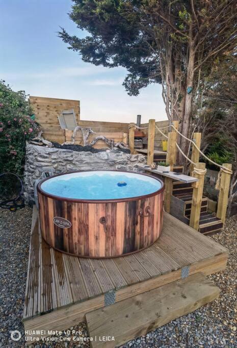 Brynglas Cottage With Hot Tub, Anglesey. Llanfachraeth Экстерьер фото