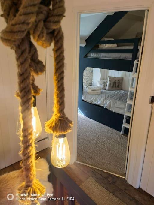 Brynglas Cottage With Hot Tub, Anglesey. Llanfachraeth Экстерьер фото
